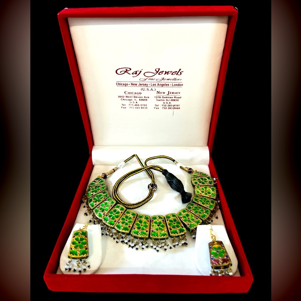 Double sided Hindi enamel necklace and earring set in presentation box